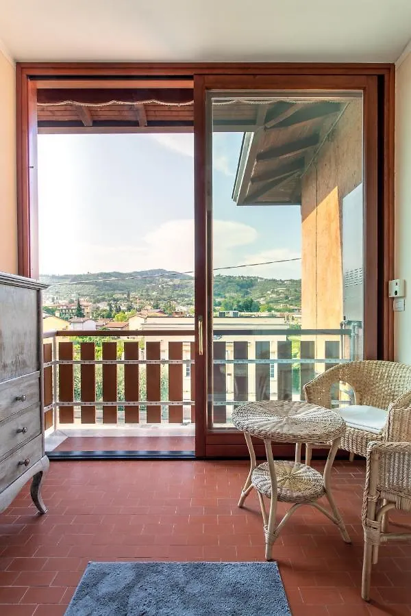 Family Home - Garda 3 Bedrooms Apartment 0*, Garda (Verona)