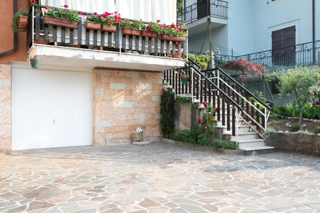 Family Home - Garda 3 Bedrooms Apartment 0*, Garda (Verona)