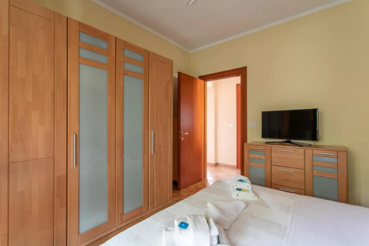 Family Home - Garda 3 Bedrooms Apartment