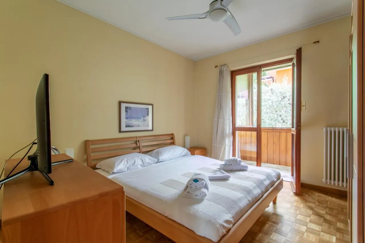 Family Home - Garda 3 Bedrooms Apartment